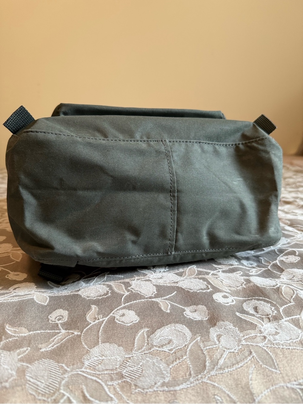 Fjallraven Kanken backpack. Very good condition. Color Graphite/Dark green. - Picture 10 of 16
